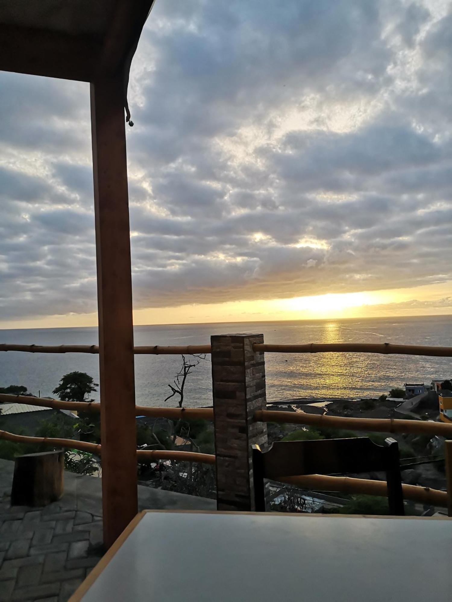 Bed and Breakfast Kaza Ladera Seladinha Exterior foto