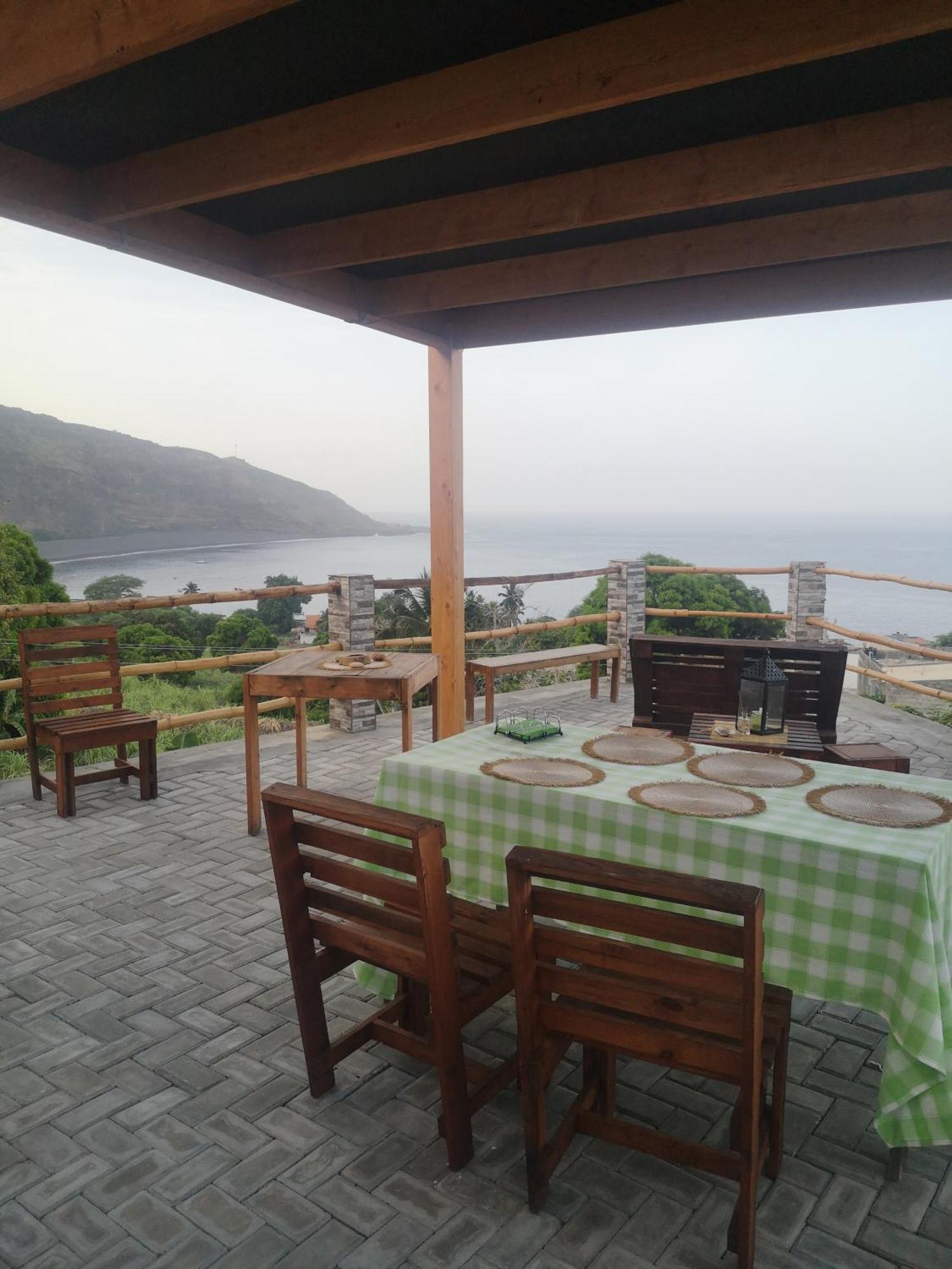 Bed and Breakfast Kaza Ladera Seladinha Exterior foto