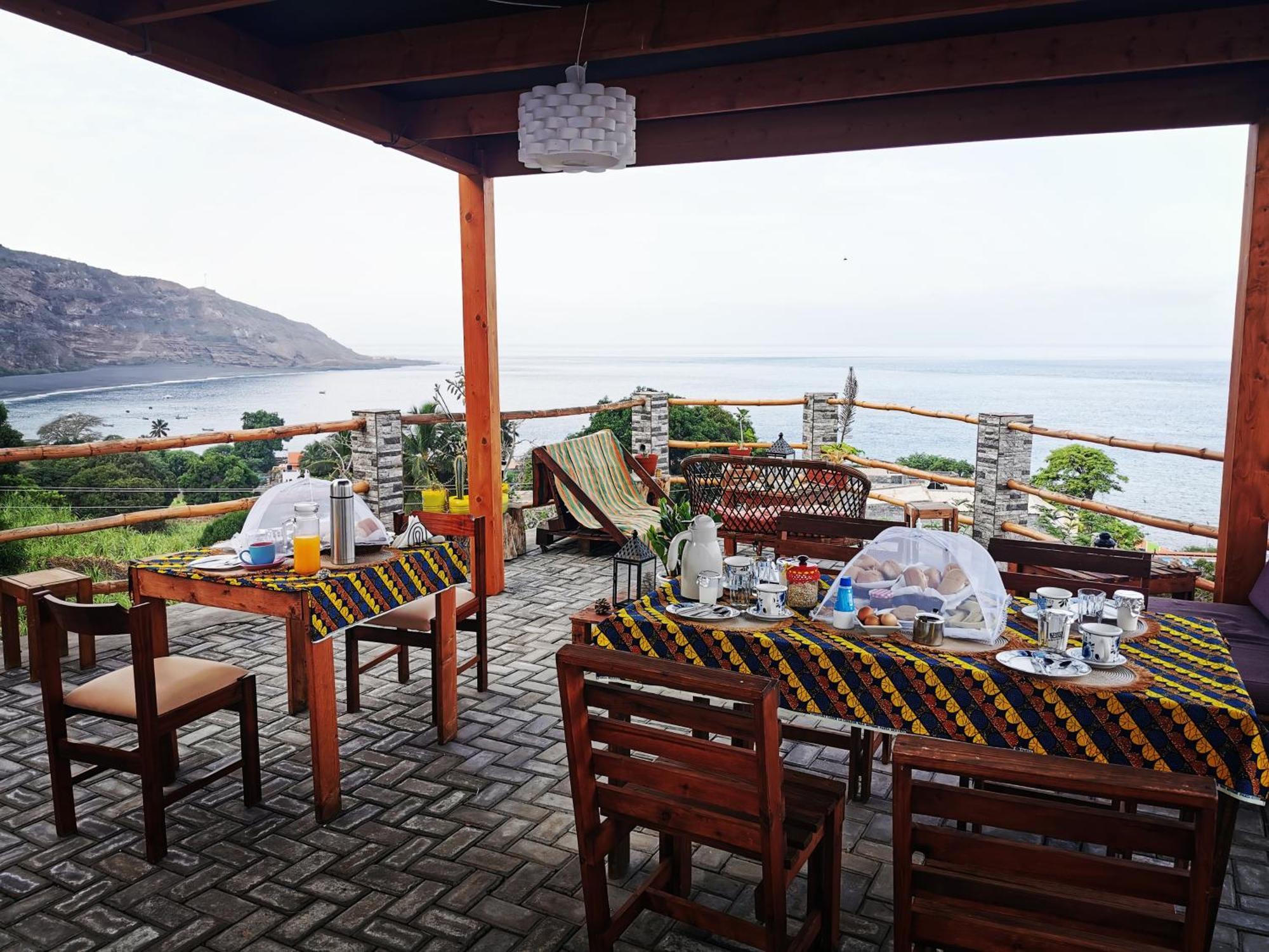 Bed and Breakfast Kaza Ladera Seladinha Exterior foto